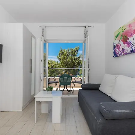 Libertas Beach Apartment